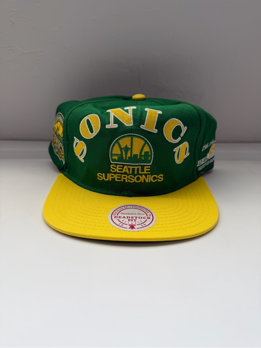 Mitchell & Ness Seattle Supersonics Green and Yellow Vintage Snapback